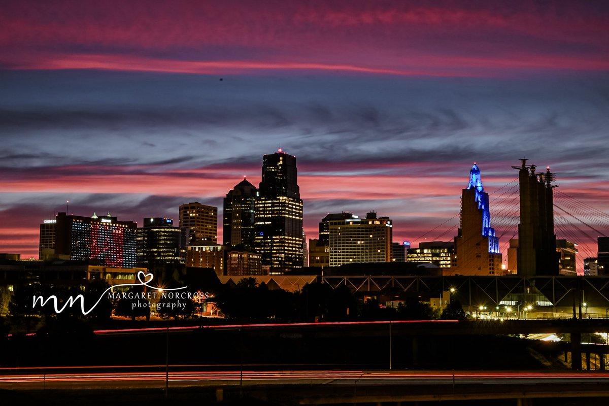 PeopleofCowtown's tweet photo. Heard the weather report from @MBogowith this morning and took a chance of clouds and sunrise. Yup they were right. #visitkc #howwedokc #sunrise https://t.co/2YUNBEniaa
