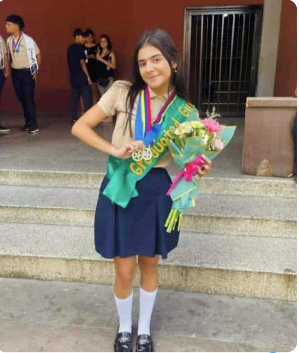 abogadosvenezu1's tweet image. 🇻🇪CARÚPANO
PRESA-NIÑA👧16-AÑOS
@NicolasMaduro
Cómo la sombra sigue a la persona, te vamos a
PERSEGUIR-JURÍDICAMENTE
en cada
CORTE-FEDERAL
o en la
CORTE-PENAL
o en cualquier
TRIBUNAL
donde te puedas encontrar
NO
habrá lugar donde puedas
ESCONDERTE
hasta que la
JUSTICIA⚖️te ALCANCE