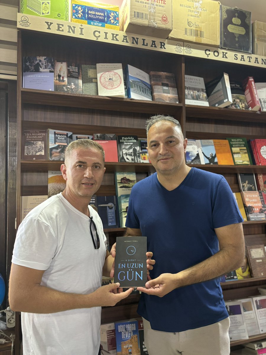 MehmetTrel10's tweet photo. Her zaman dert ediniyorlar şehrinin dertlerini.
Bazen yazarak- itiraz ederek, bazen gücü nispetinde müdahale ederek, bazen de lobi yaparak yanlışa yanlış diyorlar.

İşte bugün onlardan biriyle bir araya geldim…
Avrupa Psikoloji Merkezi Kurucusu, Yazar Erdinç Üstündağ. https://t.co/wGZyzBcE3U