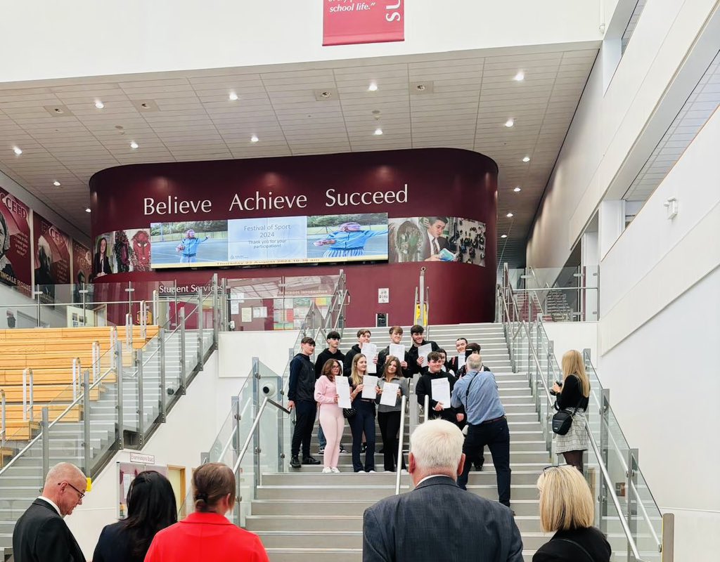 LDA has thoroughly enjoyed welcoming Year 11 pupils and their families on site to  collect GCSE results.  Congratulations to the 2024 cohort. @knowsleycouncil
<a href="/thedeantrust/">The Dean Trust</a>