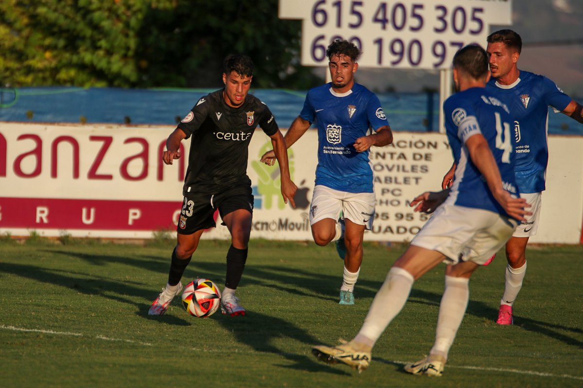 eligonzalez74's tweet image. Seguimos trabajando ⚽️💪🏽
@ADCeuta_FC