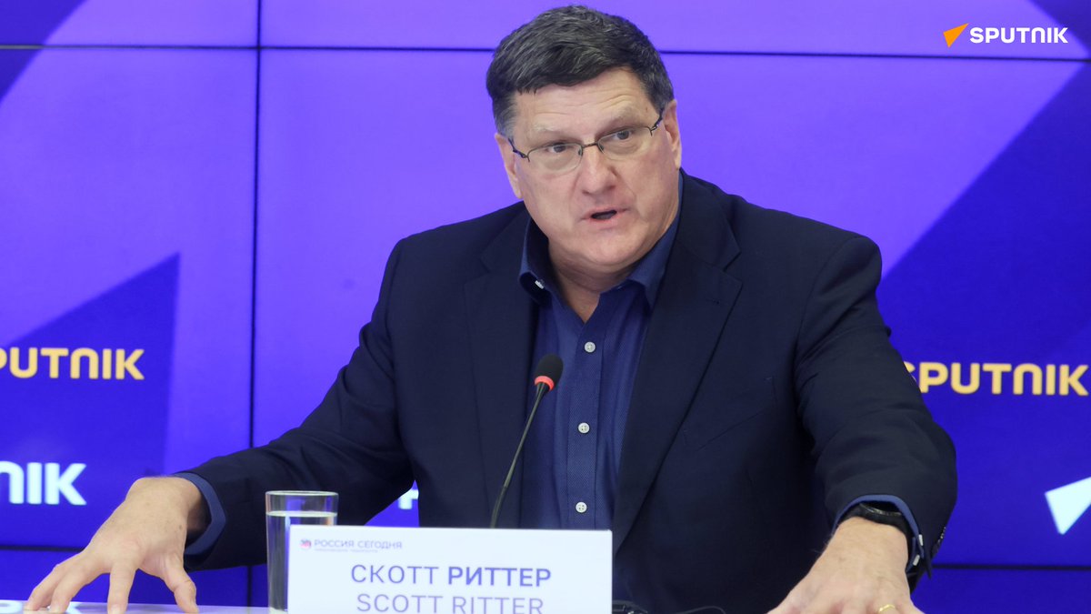 sputnik_afrique's tweet photo. L’ex-officier US #ScottRitter et le politologue #DimitriSimes ont été perquisitionnés par le #FBI pour leur coopération avec des médias russes.
Ritter a qualifié la visite des forces de sécurité d’"acte d’intimidation" et a promis de gagner la guerre qui lui a été déclarée. https://t.co/lvMnlWuzij
