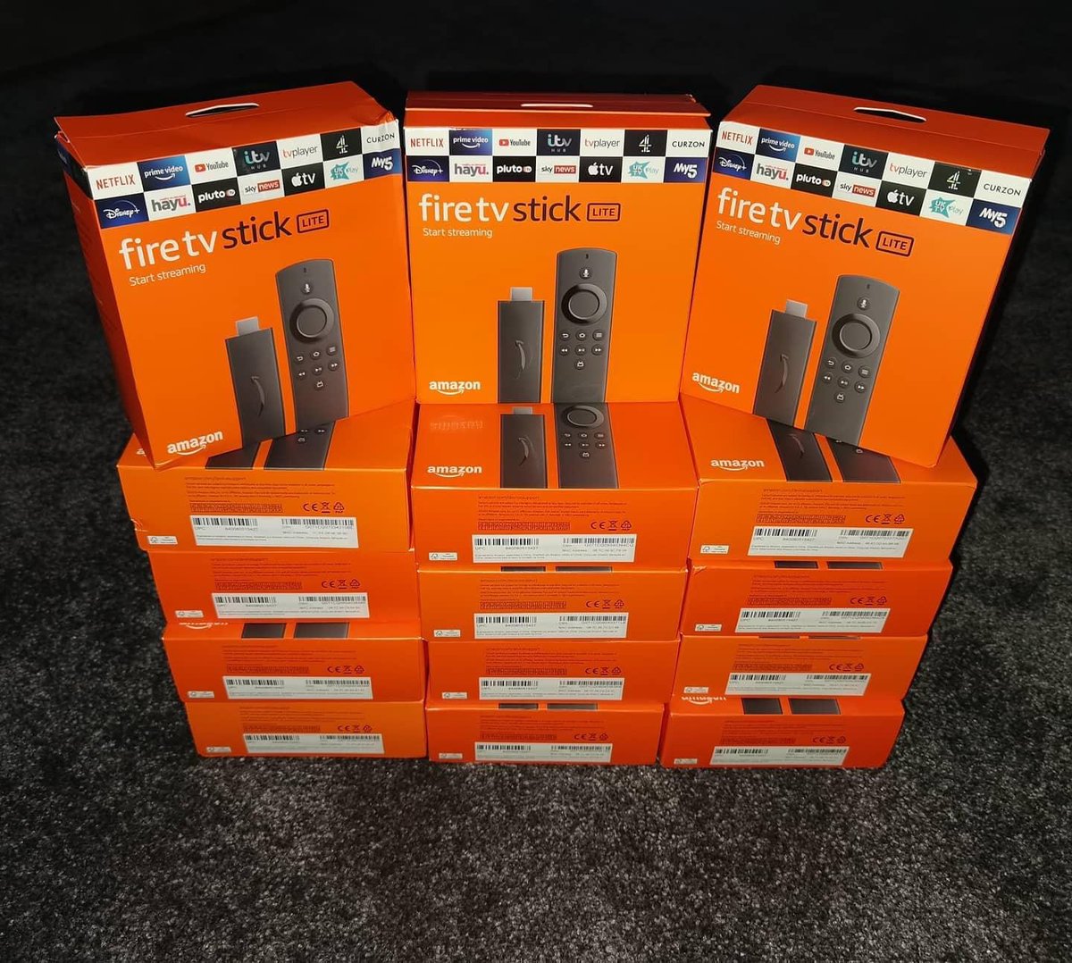 NotflixTv's tweet photo. First 10 people to share this get 1 months service free!! 

Drop me a message to get yours sorted!! 

Postage all over the uk if you have one already can get you online within 5 minutes.. https://t.co/wUwoteG4pH
