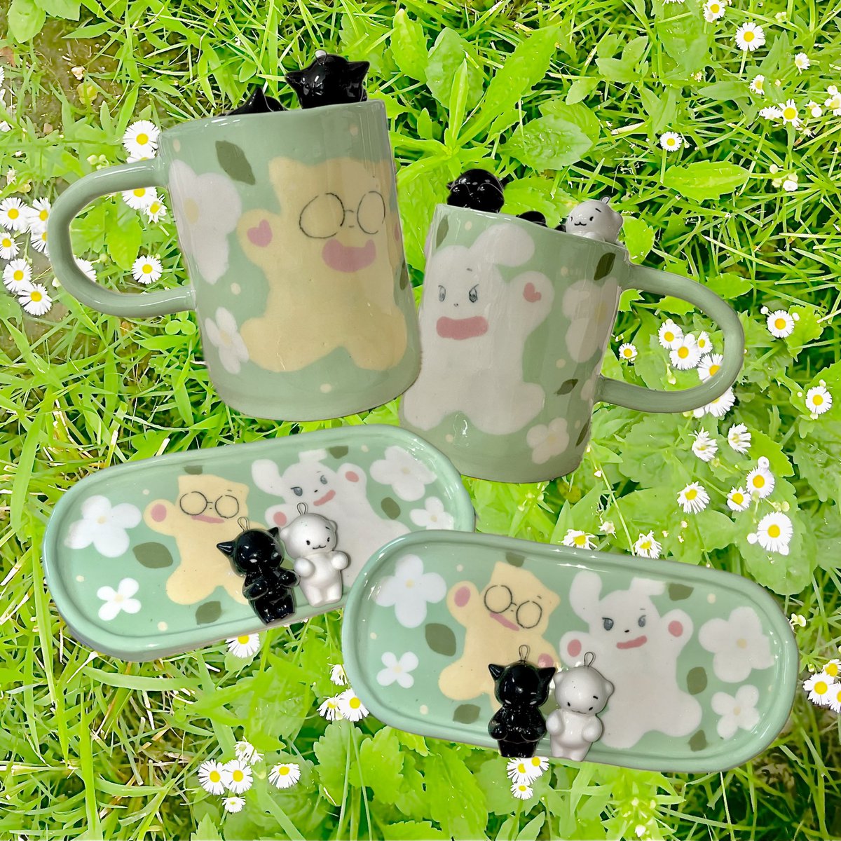 트레이도 잘 나왔어요~~❤️
컵은 비매품입니다!!🍀