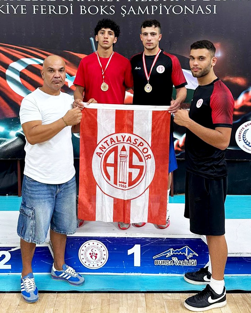 🥊🥇 Genç Boksörlerimizden 2 Türkiye Şampiyonluğu

📌 Türkiye Boks Federasyonu tarafından ulusal çapta organize edilen U22 Erkekler ve Kadınlar Türkiye Ferdi Boks Şampiyonası, 15-22 Ağustos 2024 tarihleri arasında Bursa'da gerçekleştirildi. Şampiyonada ringe çıkan boks takımımız