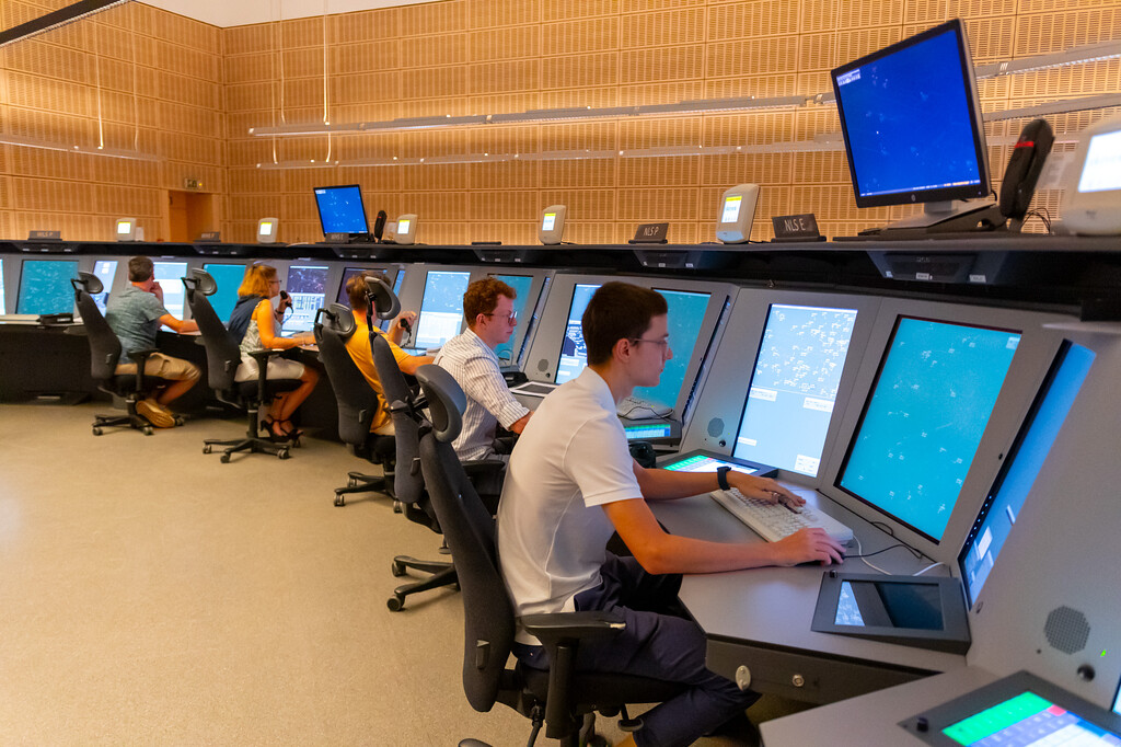 🌟 Ontdek luchtverkeersleiding bij skeyes op 6 okt! Rondleidingen, tech-demo's &amp; carrièremogelijkheden. Registreer vanaf 2 sept via jde-wallonie.be of openbedrijvendag.be ✈️🔗