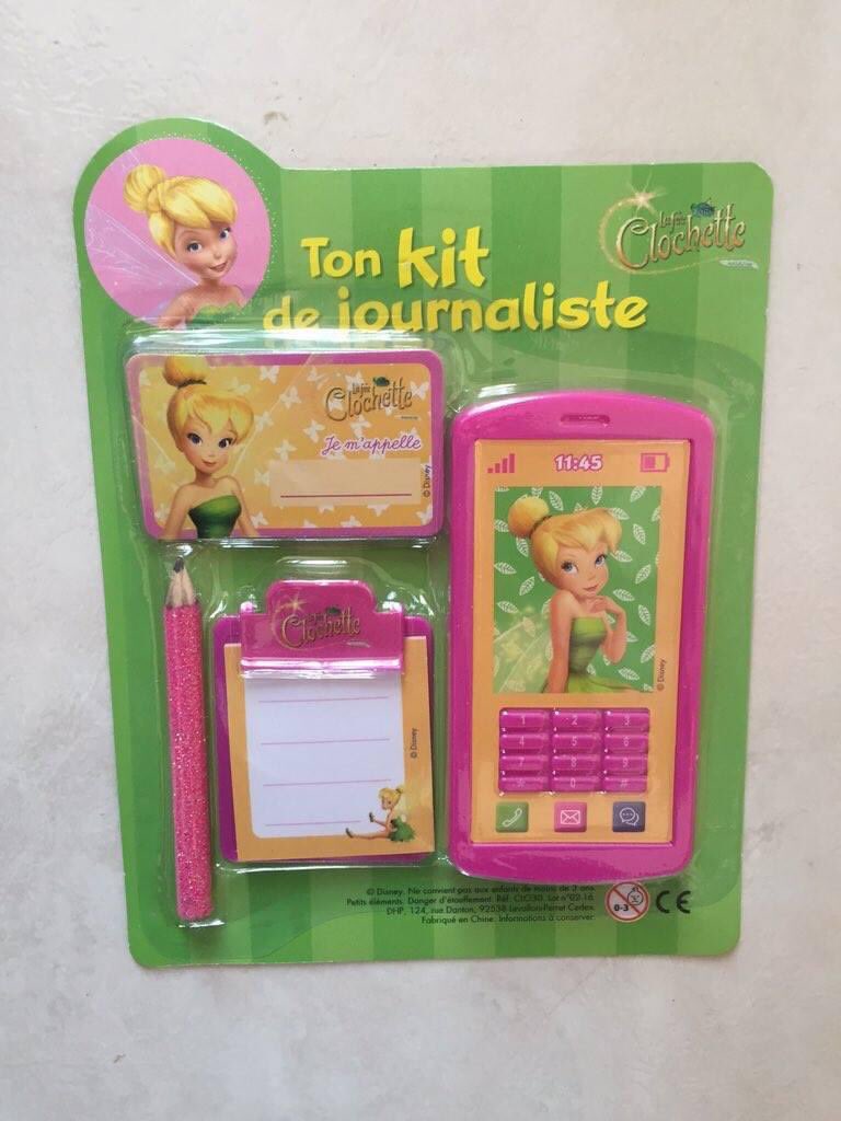 LouisChamard's tweet photo. @CerfiaFR Le kit des journalistes de France 2 https://t.co/VTDvDzpTna