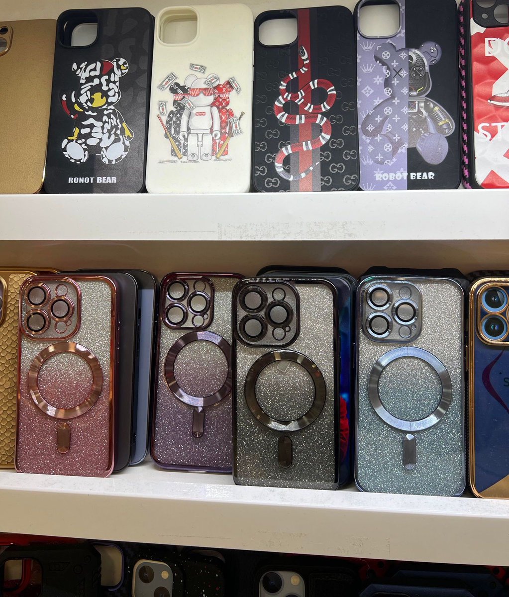 AlhambraCentre's tweet image. Fancy a fresh new phone case? Fonebooth in the Alhambra is THE place to go for all your gadget needs! 

Whether you're looking for the perfect phone accessory to give your tech a stylish new look or need some repairs, you can do it here! 🙌

#Fonebooth #PhoneCase #PhoneAccessory