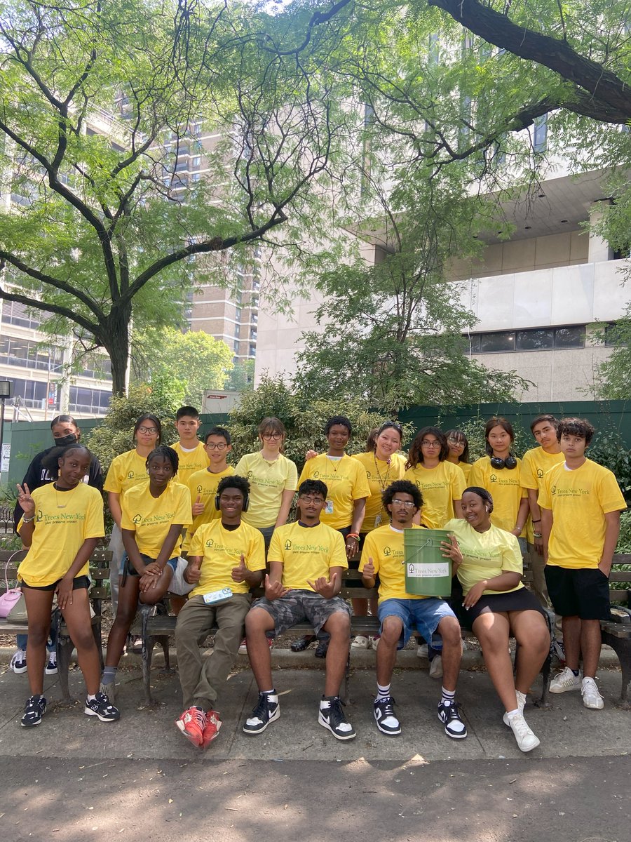TreesNewYork's tweet photo. Our 16th group of annual #YoungUrbanForesters completed their internship and we couldn’t be prouder of all the hard work they did for #NYC’s #urbanforest this summer as they learned about #environmentaltopics and potential #greencareers for further exploration. GO #ClassOF2025! https://t.co/vDR1VoswNf