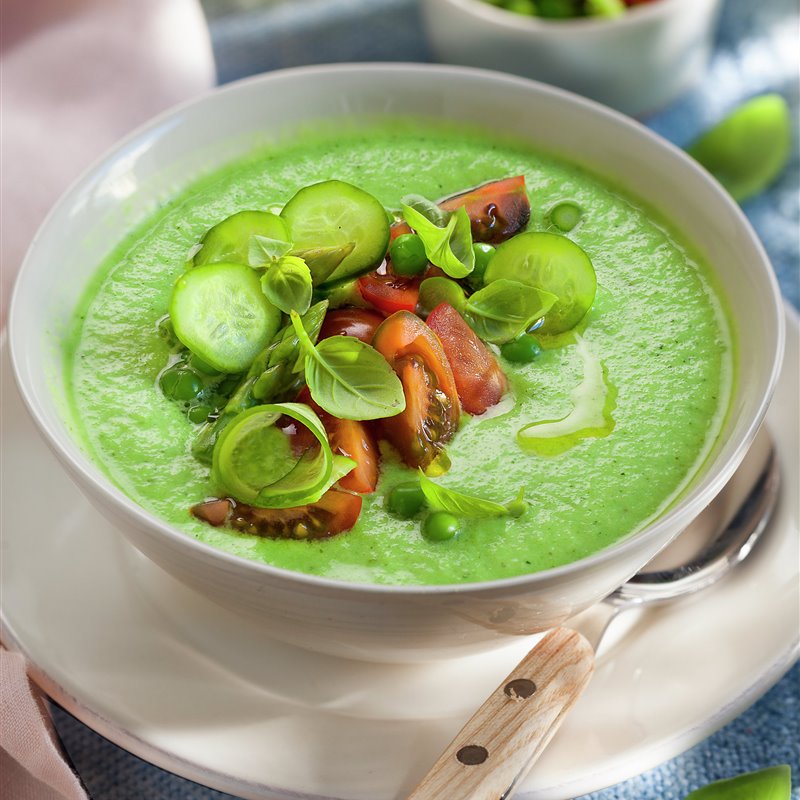 En verano no hay nada mejor para empezar una comida que un gazpacho bien fresquito. Hoy os traemos una variante al gazpacho tradicional: Gazpacho de Calabacín con AOVE 😍

SI quieres conocer sus ingredientes y como se prepara, visita nuestro Instagram o Facebook😉