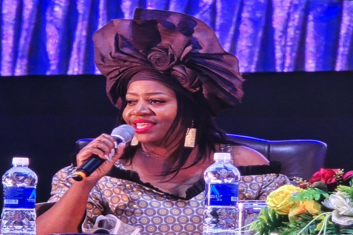 WiPSUZim's tweet photo. Dr Maureen Mandipaza shares her experience &amp;emphasises the need for women in business to get support so they penetrate the international market. #WomenInLeadership @mwacsmed @GenderZimbabwe @WCOZIMBABWE https://t.co/4mBXWXlyS0