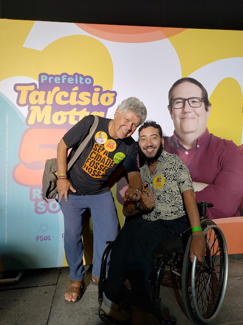 MargareteTrind6's tweet photo. Dois homens que admiro muito! 🥰🩷
@depchicoalencar e @matheustrindade https://t.co/b4lgzXywgV