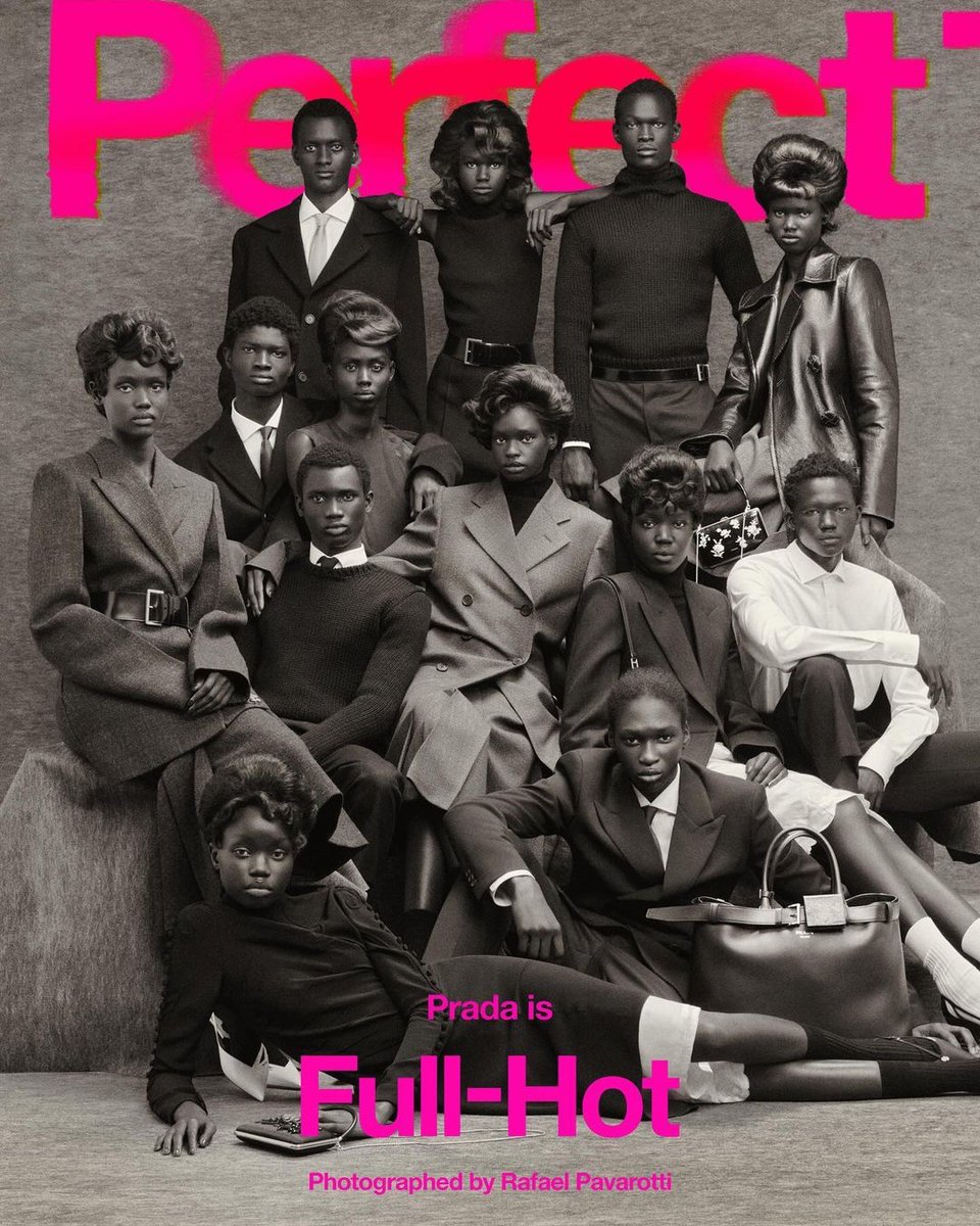 dearvotion's tweet photo. Now this is a september issue. https://t.co/vgbOWGIm9H