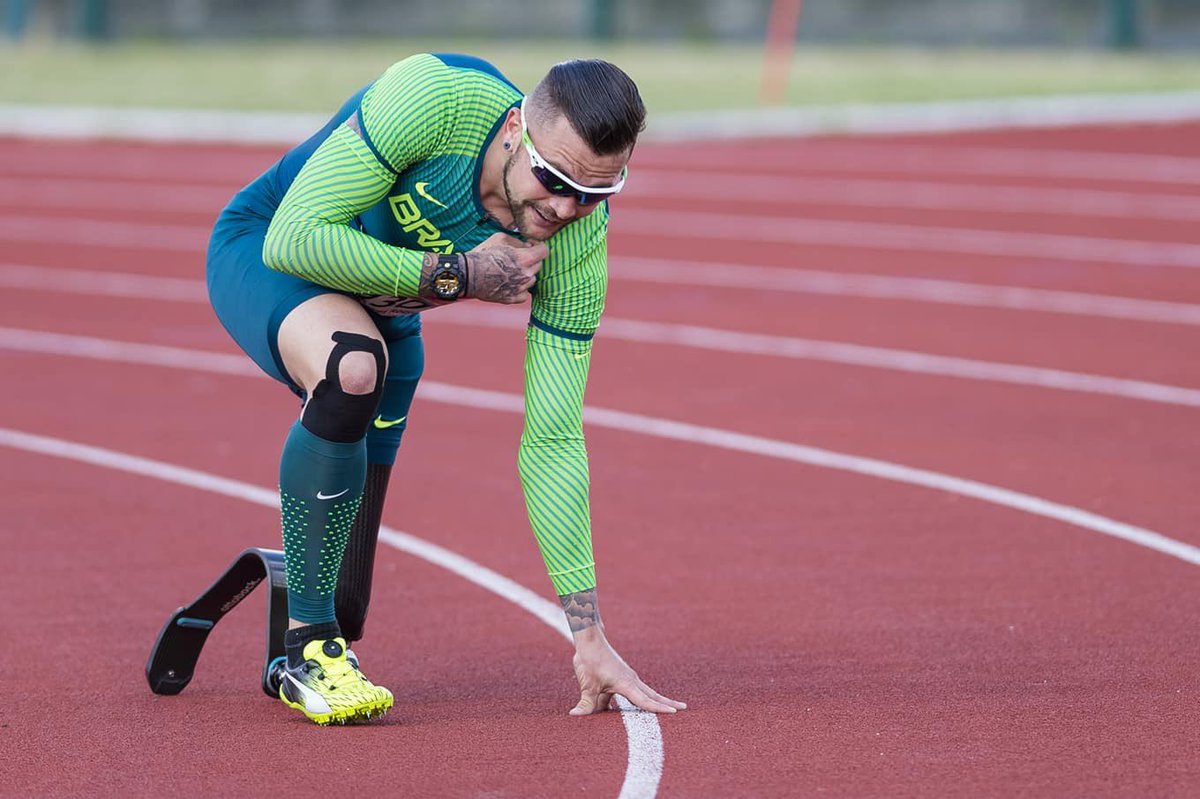 "Acredite em si mesmo e você será imparável." 
🇧🇷