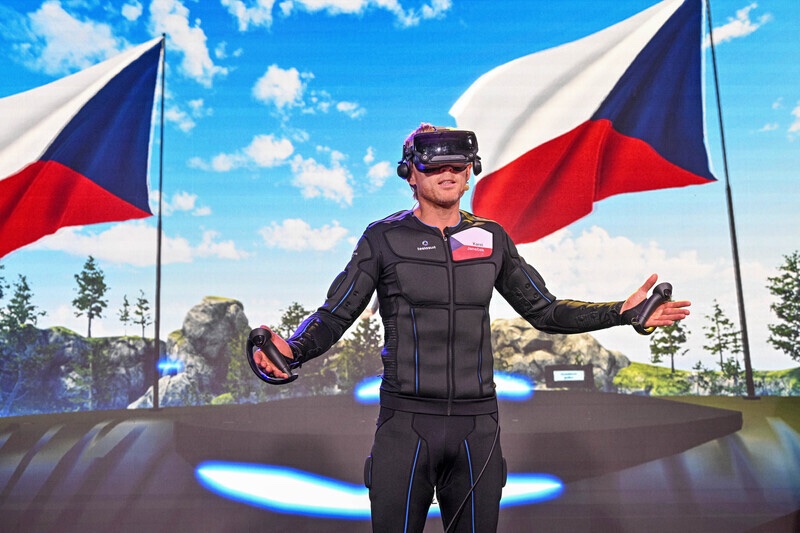 Taky si občas představujete, jaký by to bylo, kdyby teď prezidentem byl Karel 21 Janeček?