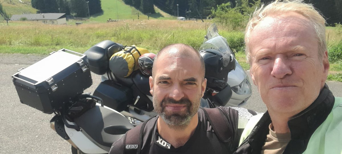 romanchlupaty's tweet photo. Tour de Morava & Slovensko: Na 🏍️ za byznysem i zábavou: 1.300 km, 6 zajímavých schůzek, spousta podnětů..
Naše postřehy týkající se #prabos #mmcite #gevorkyan už brzy zašleme investorům #STARTerIP. Pokud o ně máte také zájem, přihlaste se zde 👇
Vše dobré (nejen) na trhu https://t.co/TH00lVffor