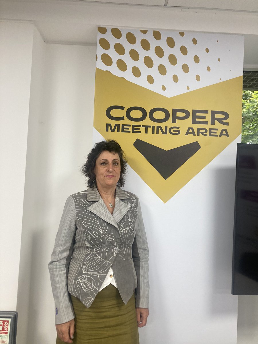 AliceDCooper's tweet image. Big thanks to @WorldRugby who held a celebration today to mark the fact it’s a year out from the Women’s Rugby World Cup. But also celebrating that the 4 of us who set up the 1991 WRWC now have dedicated areas of the World Rugby offices named after us. #womensrugby