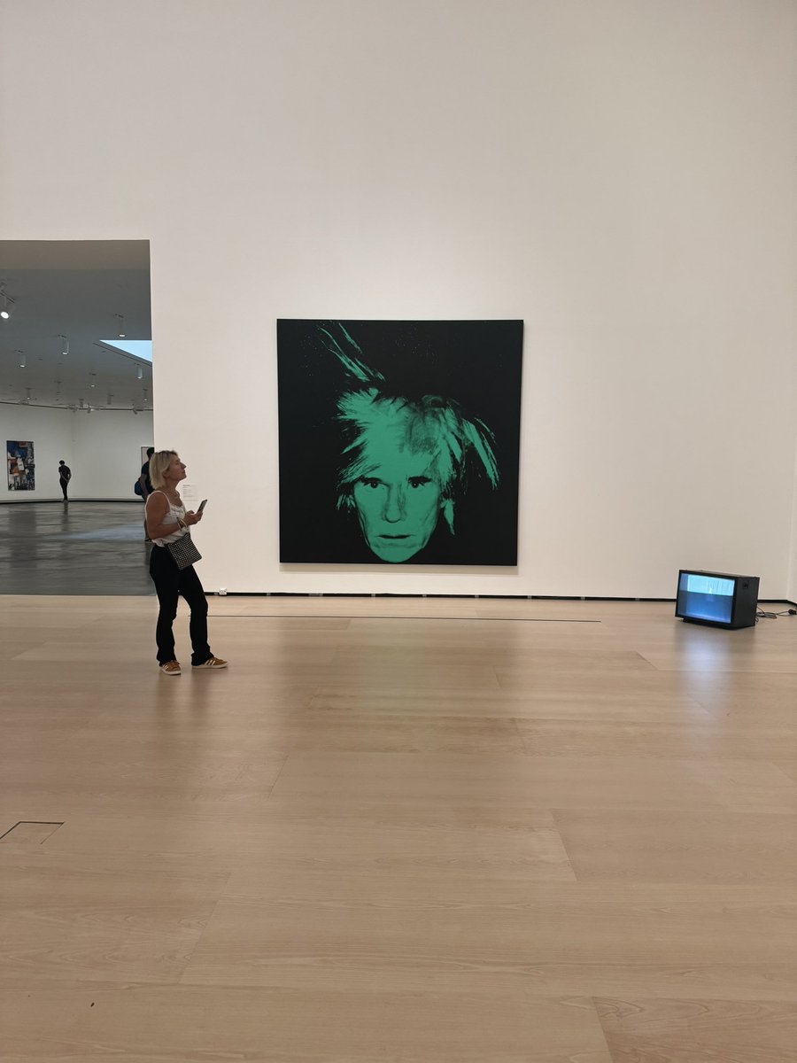 UgaitzCrespo's tweet photo. Que #Bilbao es la ciudad de la cultura y el arte de Euskadi es indiscutible. 

Da gusto visitar las galerías y exposiciones que hay por toda la ciudad, de lo mejorcito que tenemos en España. https://t.co/8JIXoD24mm