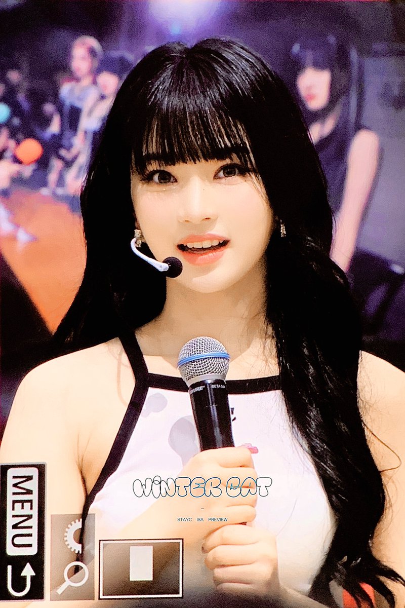 ISA_Wintercat's tweet photo. 240822 #STAYC #ISA #스테이씨 #아이사 그녀의 긴 머리😯😯😯🐈‍⬛🐈‍⬛🐈‍⬛ https://t.co/Bjq16vI8Lq