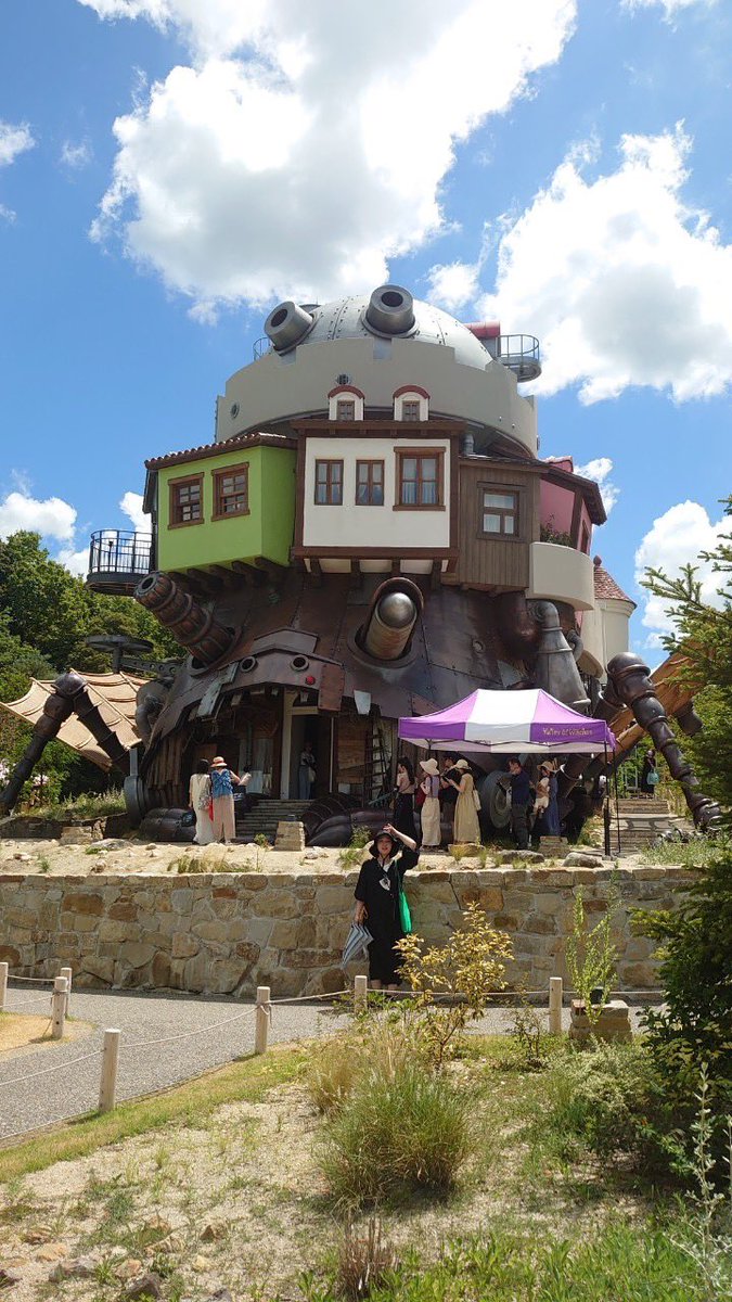 ckmc_5's tweet photo. 2人のうちにジブリパークへ行ってきました！！！！
あっっつすぎて大変だったけど、なんとか休憩しつつ、ジブリの世界観を全力で楽しめた気がします🕊
今度はプレミアムチケットGETして行きたいな。けど行くなら夏以外かな！笑 https://t.co/GtiO0xT72s
