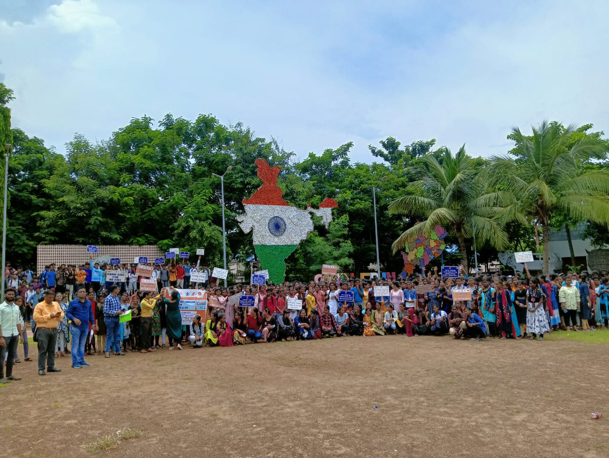 odishasacs's tweet photo. Captured moments of change! Over 1,000 students came together for HIV/AIDS sensitization at Govt. ITI Berhampur on 22.8.24, organized by DAPCU Ganjam. Together, we’re building a future of awareness and action. #IndiaFightsHIVAIDS #EndSTI #YouthEmpowerment" https://t.co/zwF6B6AtQs