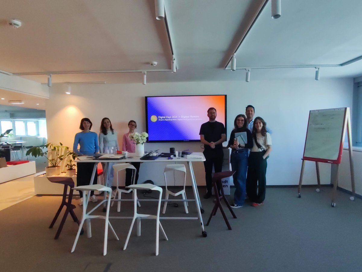 The Team 😎
Wer steckt eigentlich hinter der Organisation der Digital Days 2024?
Here we are: Sophie Zechmeister, Selina Pichler, Teresa Klicpera, Angela Djuric, Georgina Kress, Sandra Wimmer, Anne Jonas, Iryna Lysenko, Michael Leitner-Hickisch, Martin Giesswein, Thiemo Rydlo