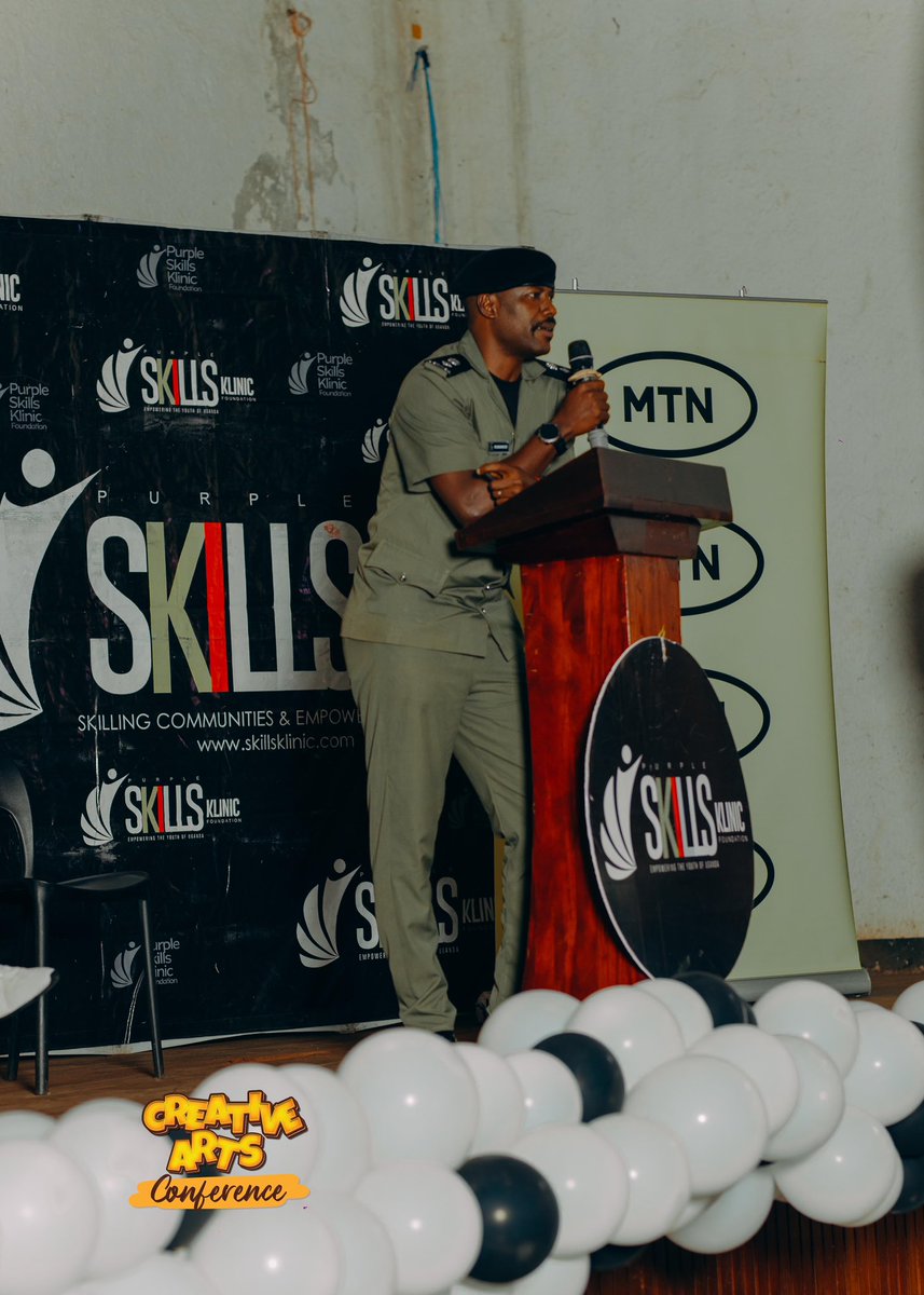 CreativesEduc's tweet photo. With full support from Afande Innocent the DPC of Jinja, he believes that discipline is essential for creatives to be efficient in realising their dreams.

#CreativeArtsEducation

Cc: @talentwalls2 &amp; @SkillsKlinic https://t.co/pmrj6A17Yj