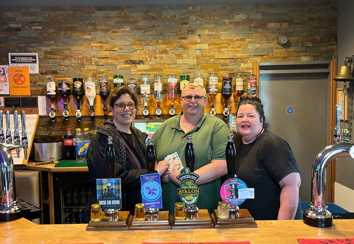 Dave Appleton (@daveapp) on Twitter photo This afternoon we presented Β£1,100 raised from a recent race night to Cathy from <a href="/Warrspeakup/">Warrington Speak Up</a> , All the money raised will support the <a href="/Hope100Warr/">Hope100Warrington</a> Walk for World Suicide Prevention Day.
Thank you to everyone who helped us raise this amazing amount of money <a href="/TheAlbionWarr/">The Albion Warrington</a> This afternoon we presented Β£1,100 raised from a recent race night to Cathy from <a href="/Warrspeakup/">Warrington Speak Up</a> , All the money raised will support the <a href="/Hope100Warr/">Hope100Warrington</a> Walk for World Suicide Prevention Day.
Thank you to everyone who helped us raise this amazing amount of money <a href="/TheAlbionWarr/">The Albion Warrington</a>