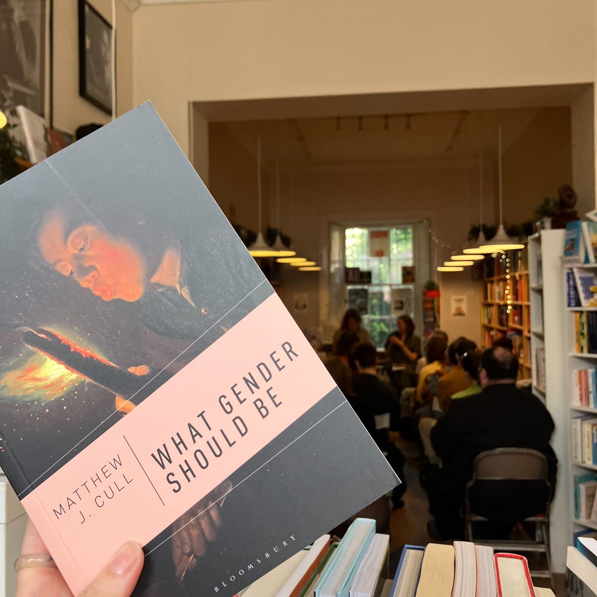 What Gender Should be with the fabulous Matthew Cull has packed out the bookshop for #BookFringe!

You can still watch online HERE 👇
lighthousebookshop.com/events/what-ge…