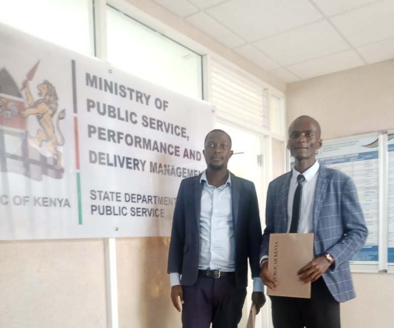 ericmutwiri57's tweet photo. In regard to the allegations from the immediate former CS for Ministry of Public Service, We call for immediate address from the Head of PSC ,also Share to the public the framework on how PSC is prepared to absorb all Interns.
@PSCKenya ,@WilliamsMkenya ,
@KenyasOmbudsman
@LSK https://t.co/FnrxV6TMEx