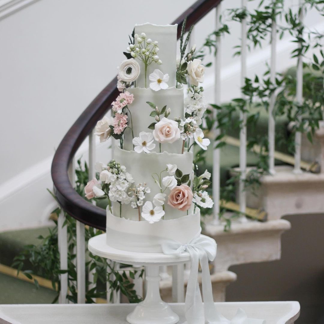 Isn’t this the most exquisitely ethereal wedding cake! Each one of these SUGAR FLORAL meadow cakes is so unique and individual through choice of colour and the types of sugar blooms.  

Custom-dyed silk ribbon in palest sage #sageweddingcake #silkribbon #handdyedsilkribbon
