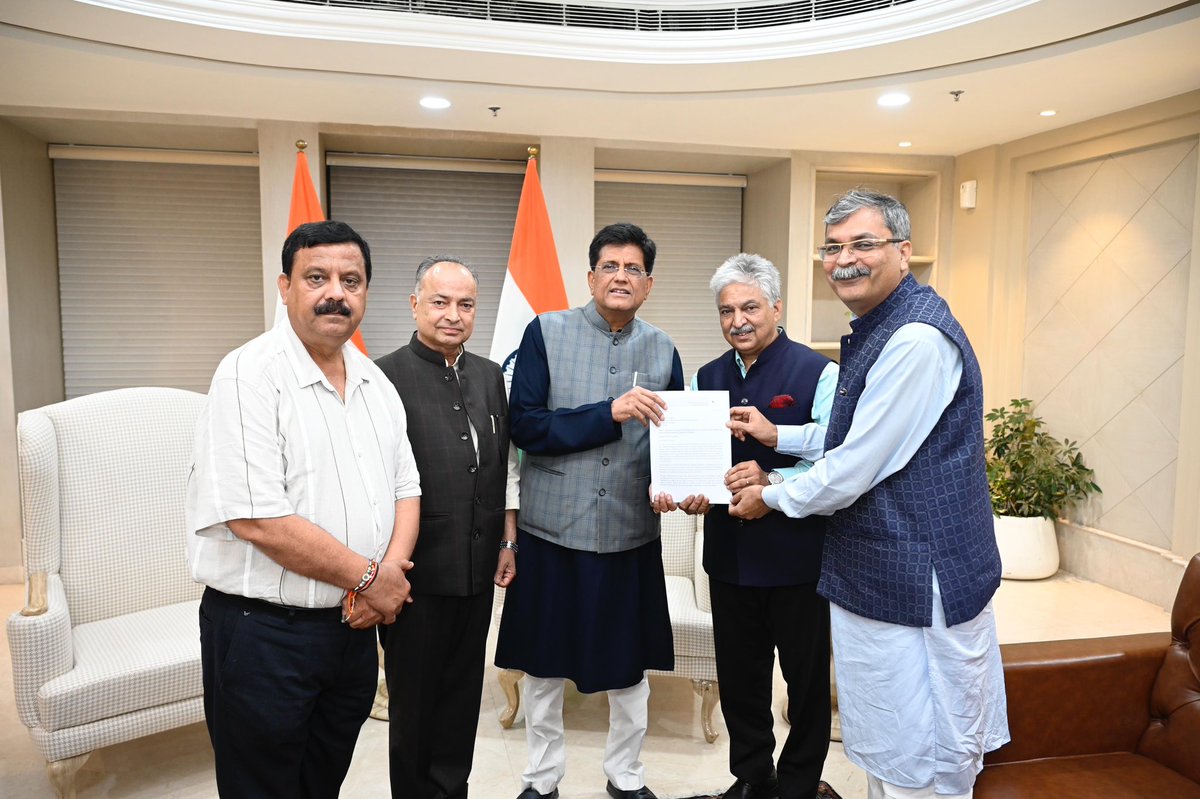 SunilGujarat's tweet photo. Called on Hon’ble Union Minister Shri Piyush Goyal regarding the New Central Sector Scheme (NCSS) for the industrial development of Jammu &amp; Kashmir. The overwhelming response and numerous investment opportunities in sectors like manufacturing, tourism, healthcare. https://t.co/A5mw6IZCR5