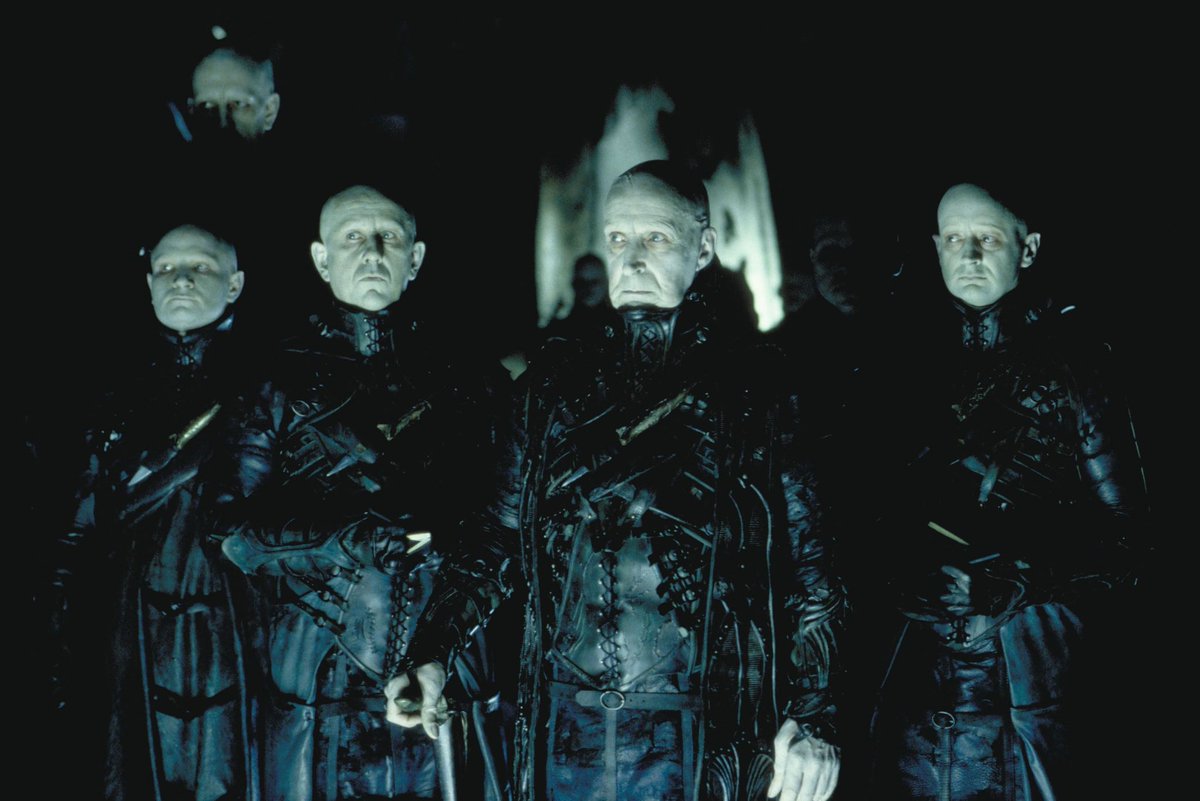 PynchonInPublic's tweet image. A Total Recall (2012) and Dark City (1998) crossover. #TotalRecall2012 #DarkCity #ColinFarrell