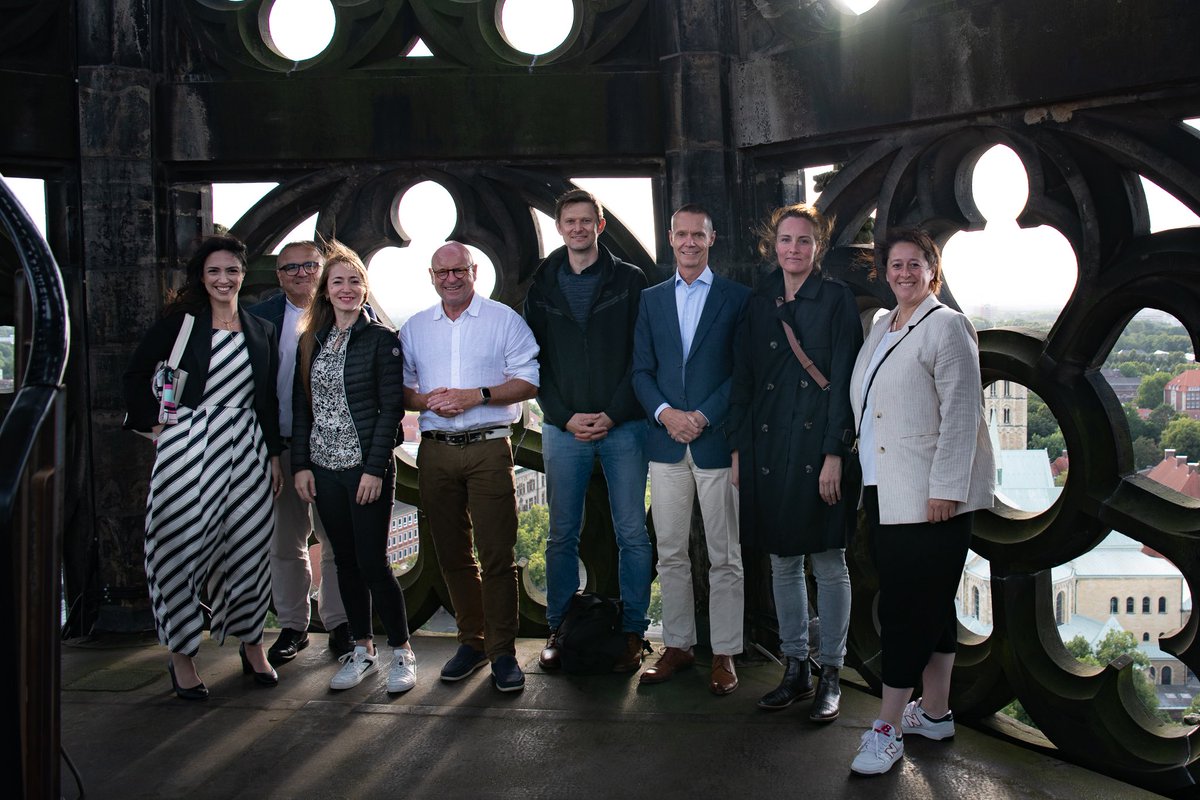 COM_1GNC's tweet photo. Honored to explore beautiful Münster and enjoy the breathtaking view from St. Lamberti church tower. Grateful for the fascinating city tour led personally by Lord Mayor @LeweMarkus and the interesting discussions with the other guests. #Münster #1GNC https://t.co/3ZmzwTIQBf