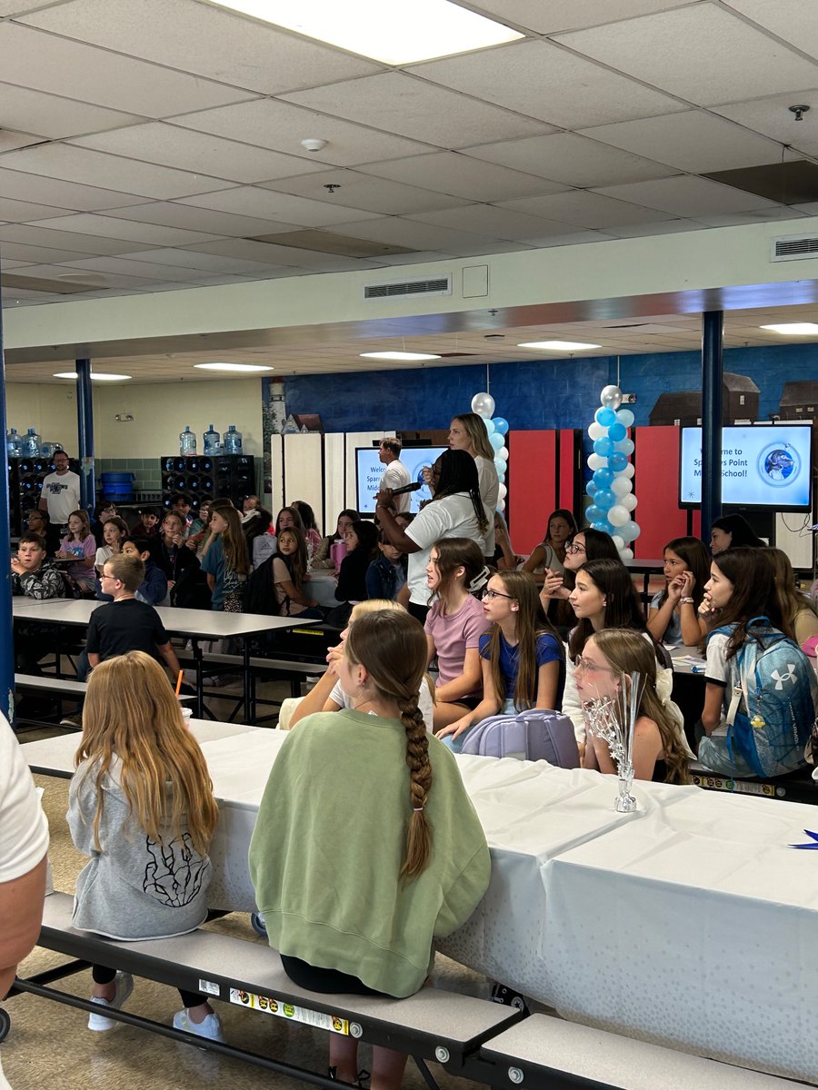 SparrowsPointMS's tweet image. A huge welcome to our 6th graders!!!! 💙 We are so excited to start the school year! 🐾 6th graders will tour the school, meet their teachers, and participate in team building activities  !!