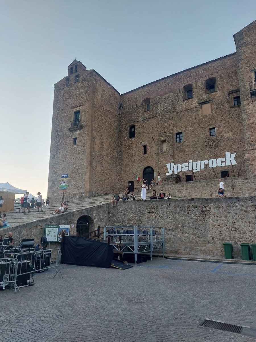 NNWNFBlog's tweet image. *Live Review*

We took a trip down to Sicily for the incredible @ypsigrock festival in the pictureesque town of Castelbuono!

Read more about this incredible few days at one of Europe's finest boutique festivals at the link below.

nonewwavenofun.co.uk/2024/08/live-r…
