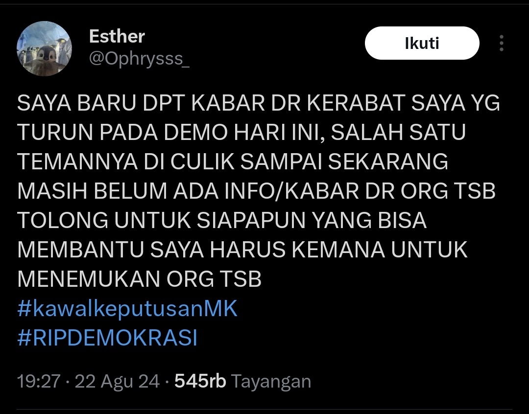 hanIogys's tweet image. kami menuntut pihak kepolisian yang bertugas hari ini &amp;amp; melakukan aksi kekerasan terhadap mahasiswa kemudian ada yang diculik juga smpai saat ini tidak ada informasi dimana mahasiswa tersebut. KEMBALIKAN MEREKA SEGERAA!!

#KawalPutusanMK
#TolakPilkadaAkal2an 
#TolakPolitikDinasti