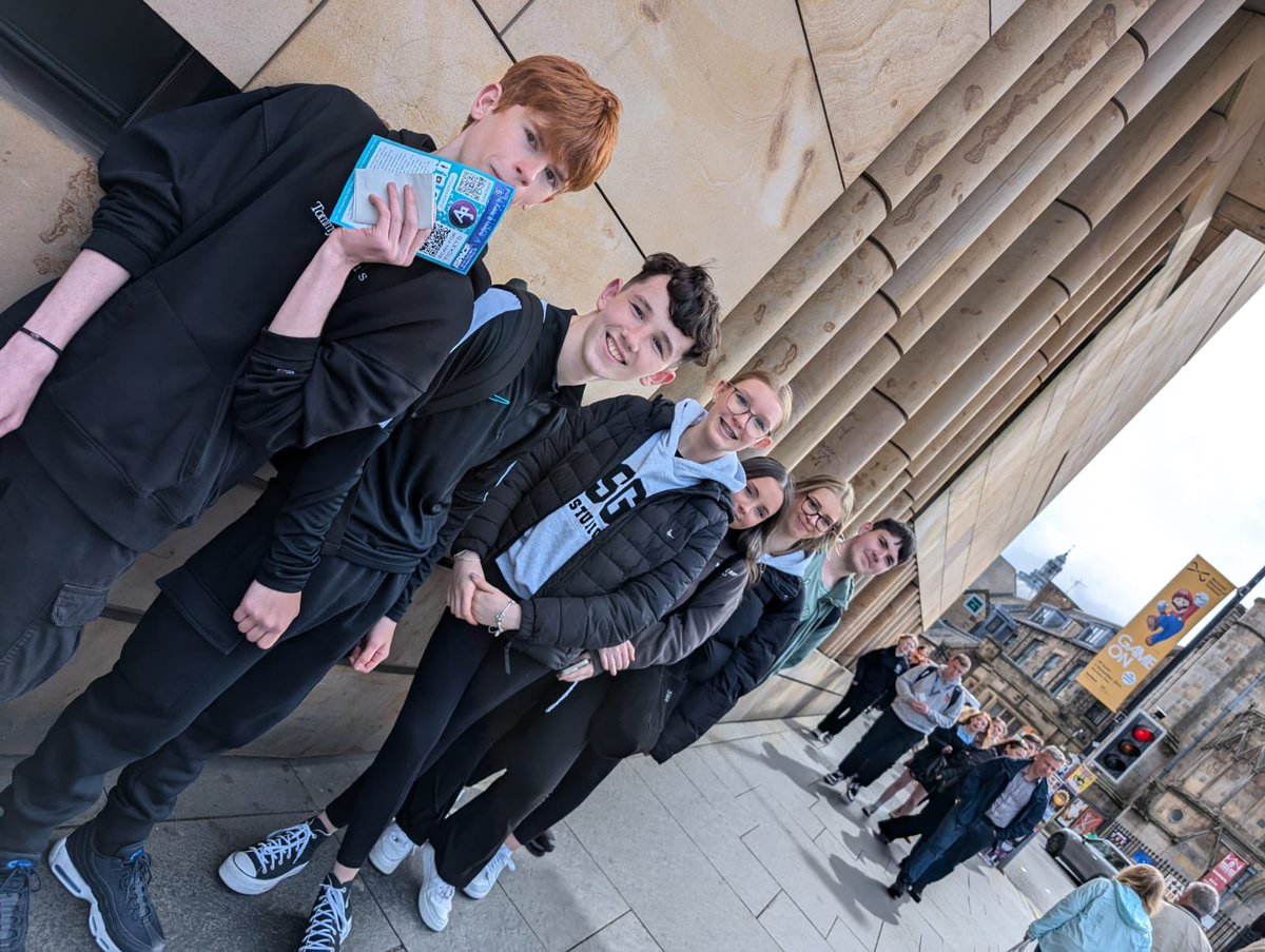 Lovely pictures coming through from Edinburgh as our <a href="/ArtsPgs/">PGS Expressive Arts</a> Higher and AH Drama pupils soak up the atmosphere of the Fringe Festival ahead of watching Oran <a href="/ThePleasance/">Pleasance</a> 🎭☀️