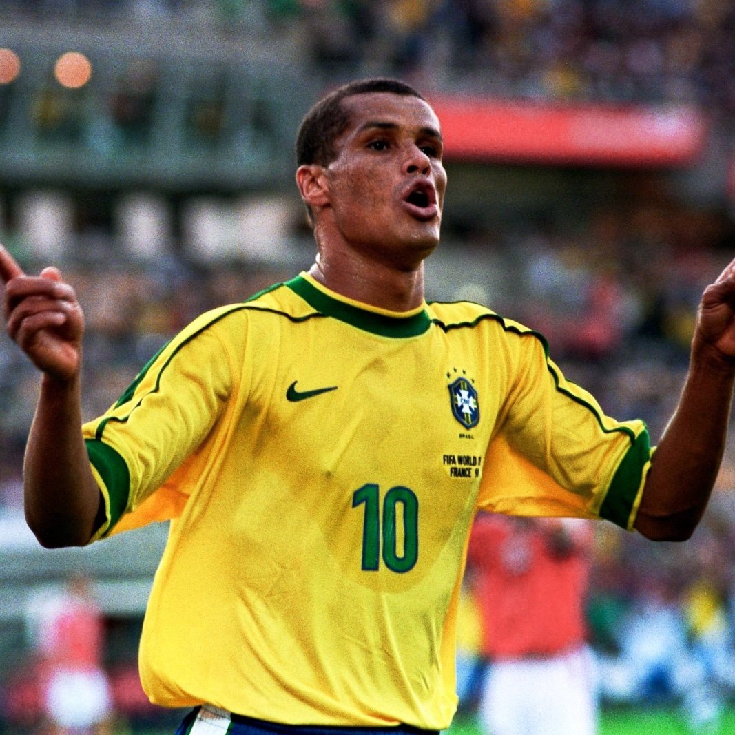 rodrygodepre's tweet photo. Rivaldo: 

"Rodrygo tem o mesmo Nivel de importância que Bellingham, Mbappe e Vinicius Jr." 

"Colocar ele um degrau a baixo desses nomes, pra mim soa injustamente" https://t.co/A8vlpoNbF8