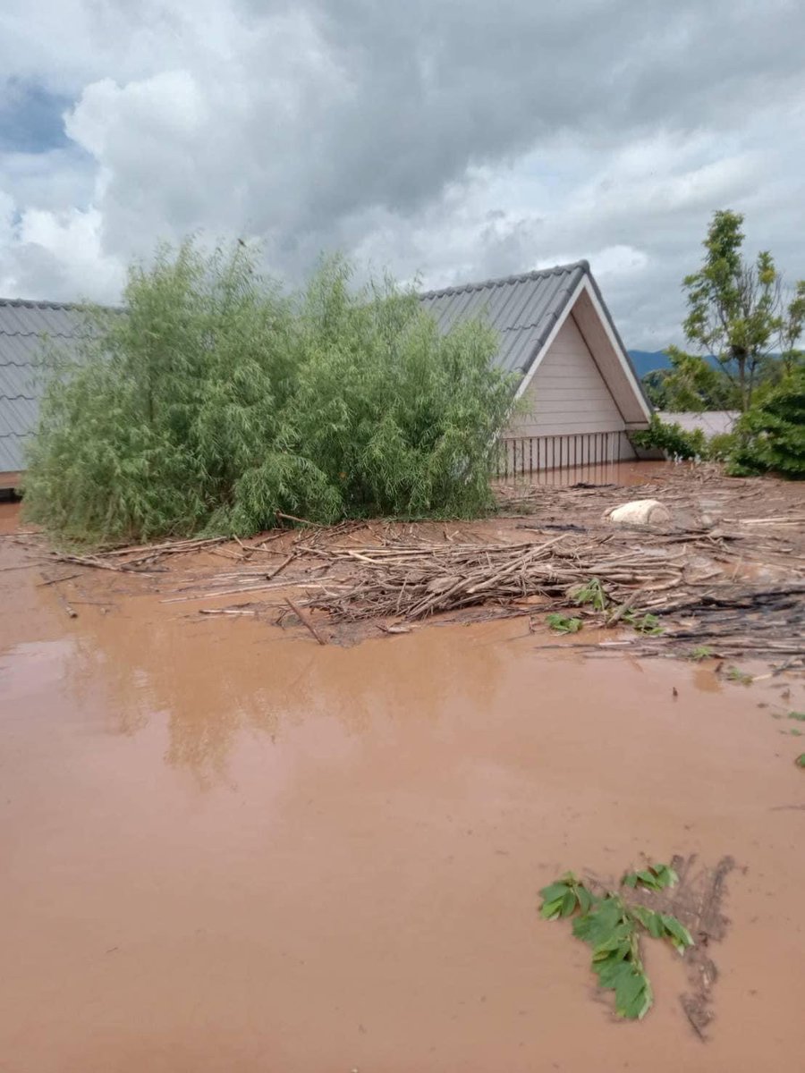 โคตรสงสารคาเฟ่ที่น่านอะ โคตรสวย ทักอย่างพังภายใน 1 คืน เจ้าของบอกตั้งใจทำมันมาก แล้วทุกอย่างพังหมด #น้ําท่วม