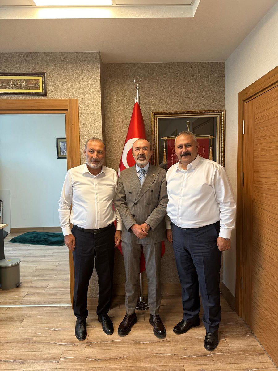 Genel Başkanımız Ömer YILMAZ ve Genel Başkan Vekilimiz Murat ÜNAL Milliyetçi Hareket Partisi Genel Başkan Yardımcısı ve Ankara Milletvekilimiz Yaşar YILDIRIM’ı makamında ziyaret etti. 

Sayın YILDIRIM’a misafirperverliği için teşekkür eder, çalışmalarında kolaylıklar dileriz.