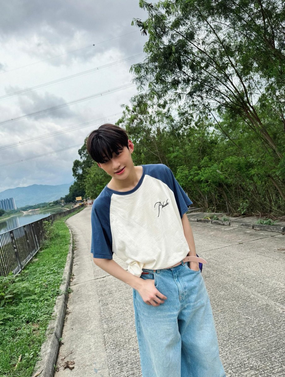 240822 위버스 포스트 #지훈

곧 가을이 다가온다!..

#TWS #투어스 #JIHOON #지훈 #한지훈