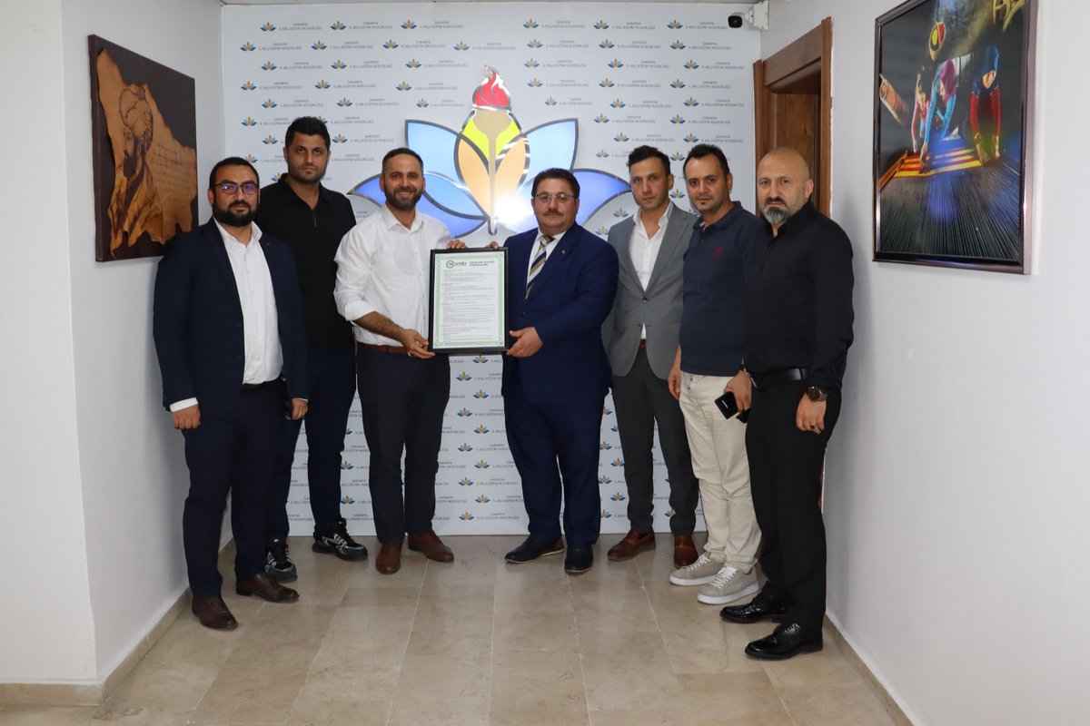 Derneğimiz Yönetim Kurulu olarak Sakarya İl Milli Eğitim Müdürü Sn. Coşkun Bakırtaş'ı ziyaret ettik. Derneğimiz eğitim faaliyetleri ve nitelikli personel konularının yanı sıra Milli Eğitim ile Derneğimiz arasında yapılabilecek projeler hususunda istişarelerde bulunduk.