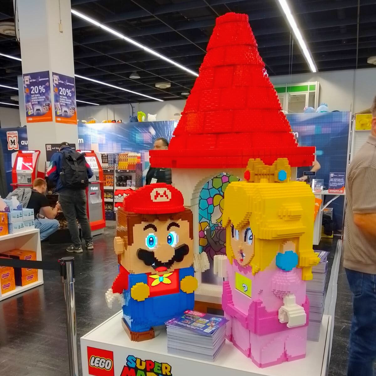 🎮🇩🇪 The #videogame industry is booming &amp; #Brussels handles the joystick better than ever! At <a href="/gamescom/">gamescom</a> this week in Cologne, 11 Brussels companies have the opportunity to showcase their creations on the Belgian booth. #gamescom2024 

➡️ Read the article: hub.brussels/en/blog/brusse…
