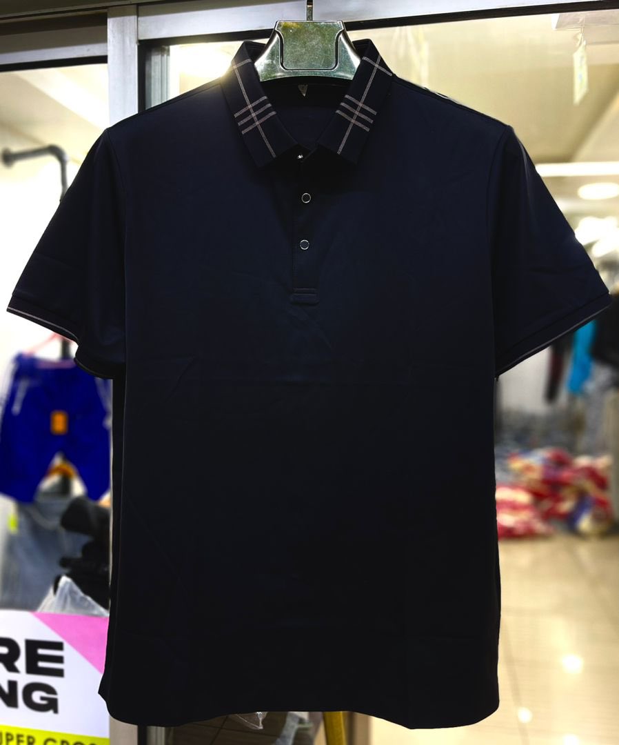 DIAMONDSLook2's tweet image. Polo fins de séries
Qualité impeccable 
Garantie : 12mois
9000Fcfa
Douala, livraison et expédition possible