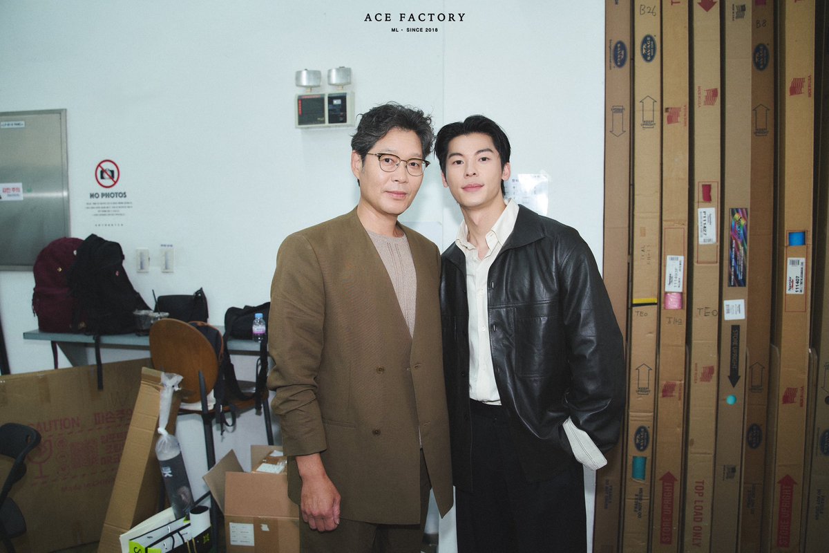 j_kuanhan's tweet photo. 노웨이아웃 배우들 포스트에 같이 나온 허광한 타래.. https://t.co/ouifOvEVTa