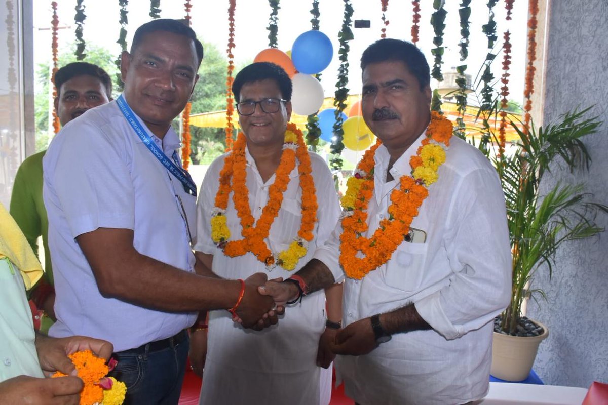MLA_Virendra's tweet photo. आज खाटूश्यामजी कस्बे में पहुँचकर सुरेंद्र जी मुंडोतिया के नव प्रतिष्ठान द्वारपाल पैलेस गेस्ट हाउस का फीता काटकर शुभारंभ किया एवं नव प्रतिष्ठान के लिए शुभकामनाएं दी ।।

#MLAVirendraSingh https://t.co/88nXb53FN6