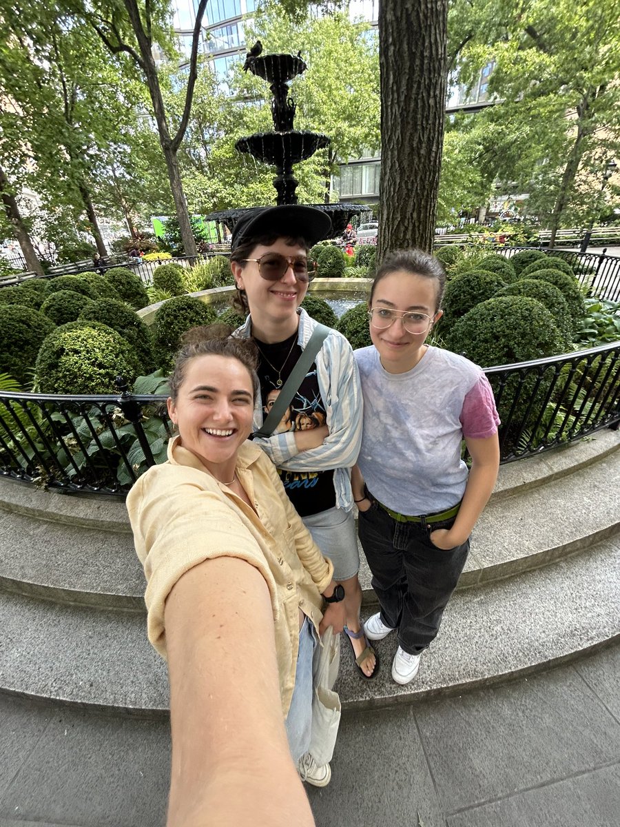 king elisabeth tweet media