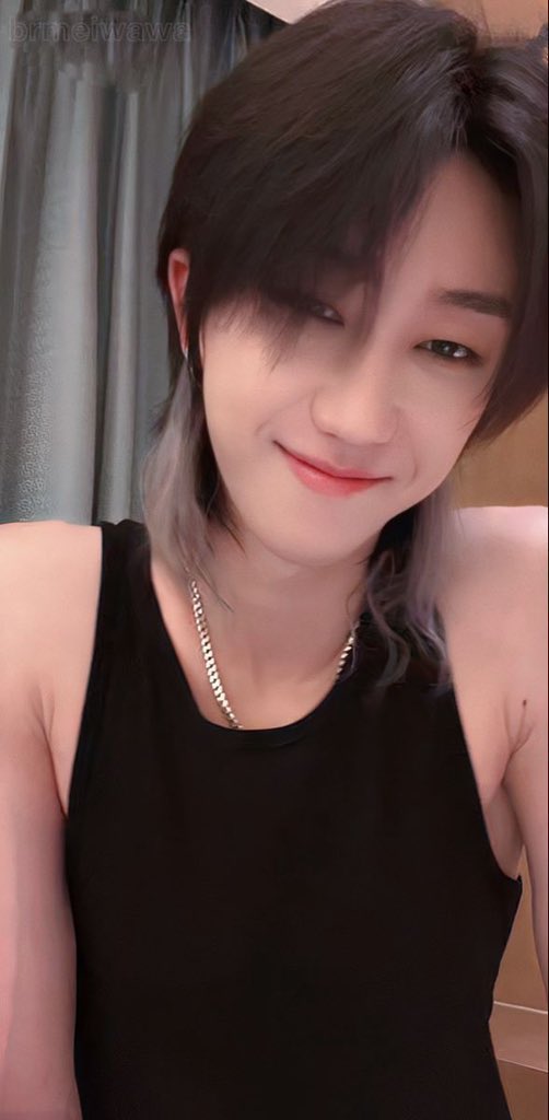 입덕 초반 무드는 걍 잘생긴 북부 오빠였는데
파다보니 내 최애가 햇살캐라니
서명호는 항상 종잡을 수가 없어