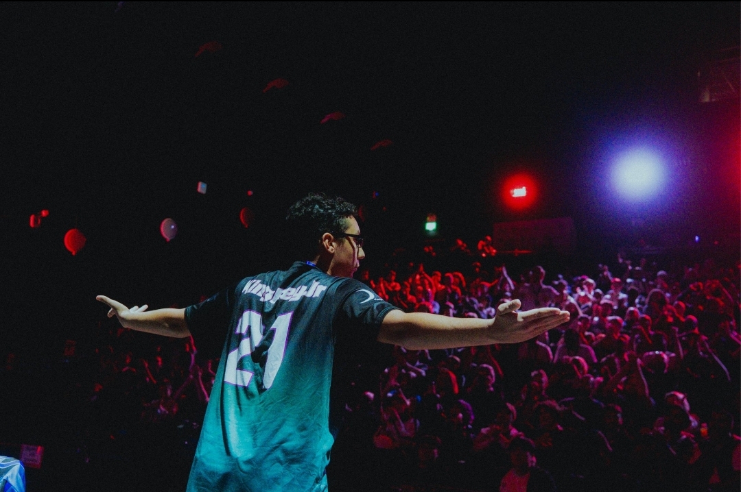 I wanted to give a shoutout to <a href="/VisualsbyJacob/">Jacob 📸</a> for my new profile and banner pics. They are awesome!